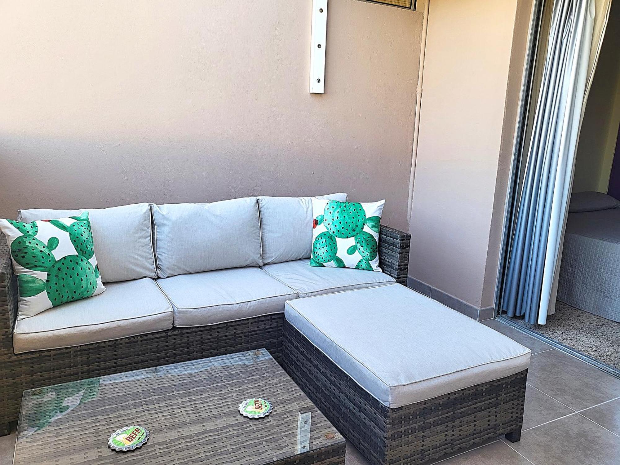 Central & Beach Los Cristianos By Helloapartments Bagian luar foto